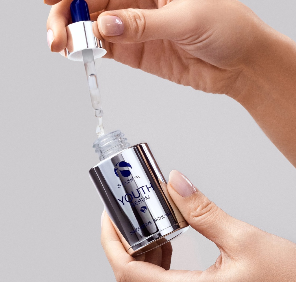 Youth Serum · iS Clinical (imagen oficial 4)