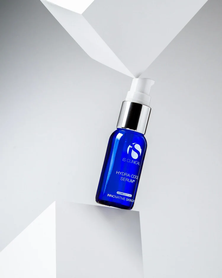 Hydra Cool Serum de la marca Is Clinical: Mostrar producto