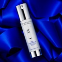 Daily Power Defense de la marca ZO SKIN HEALTH: Producto sobre lazos azules
