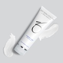 Zo Skin Hydrating Creme de la marca ZO SKIN HEALTH: Sobre fondo gris con textura del producto