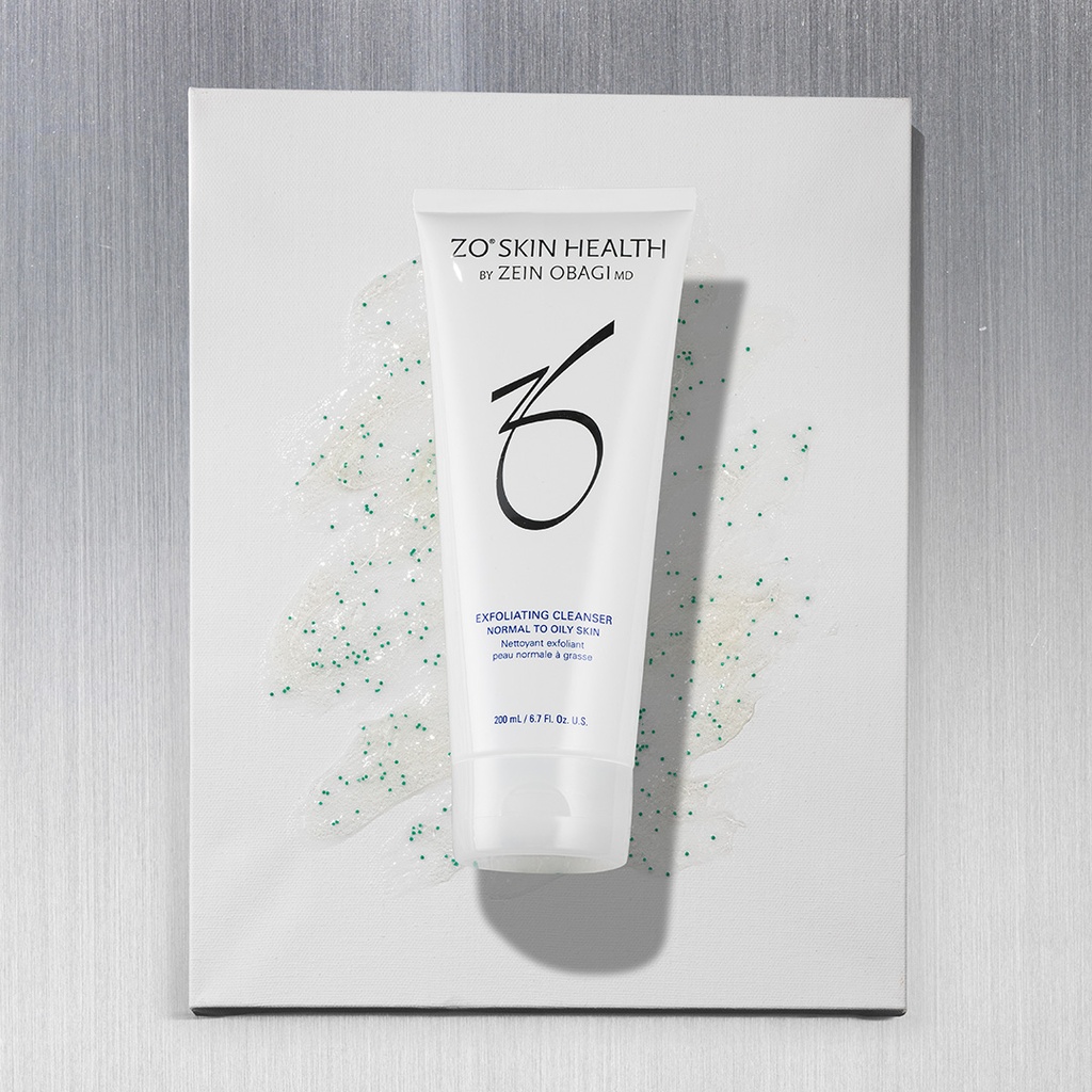 Exfoliating Cleanser de la marca ZO SKIN HEALTH: Producto vista superior sobre fondo con textura