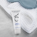 Complexion Clearing Masque de la marca ZO SKIN HEALTH: Producto sobre algodón tamaño