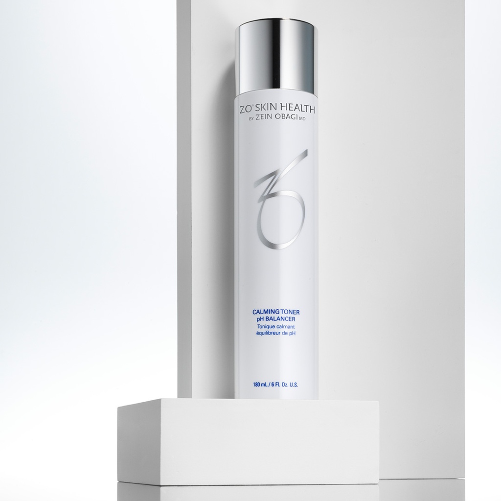 Calming Toner de la marca ZO SKIN HEALTH: Producto sobre geometria blanca