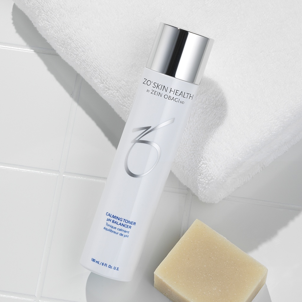 Calming Toner de la marca ZO SKIN HEALTH: Producto vista superior baño