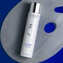 Calming Toner de la marca ZO SKIN HEALTH: Producto sobre paleta plateada vista superior