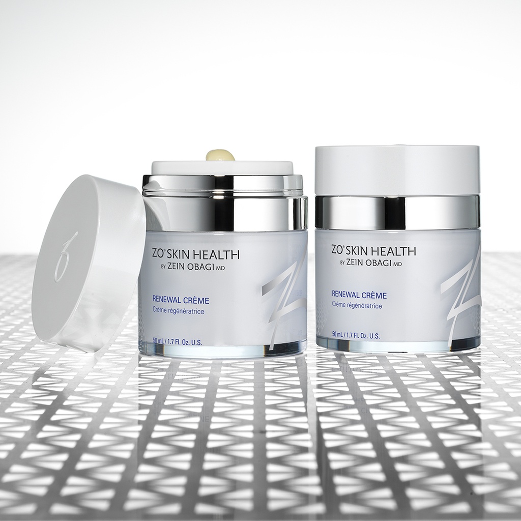 Renewal Creme de la marca ZO SKIN HEALTH: Producto sobre suelo de triangulos blanco y negros