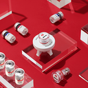 Minipin de la marca AWY: Producto sobre fondo rojo junto añadidos